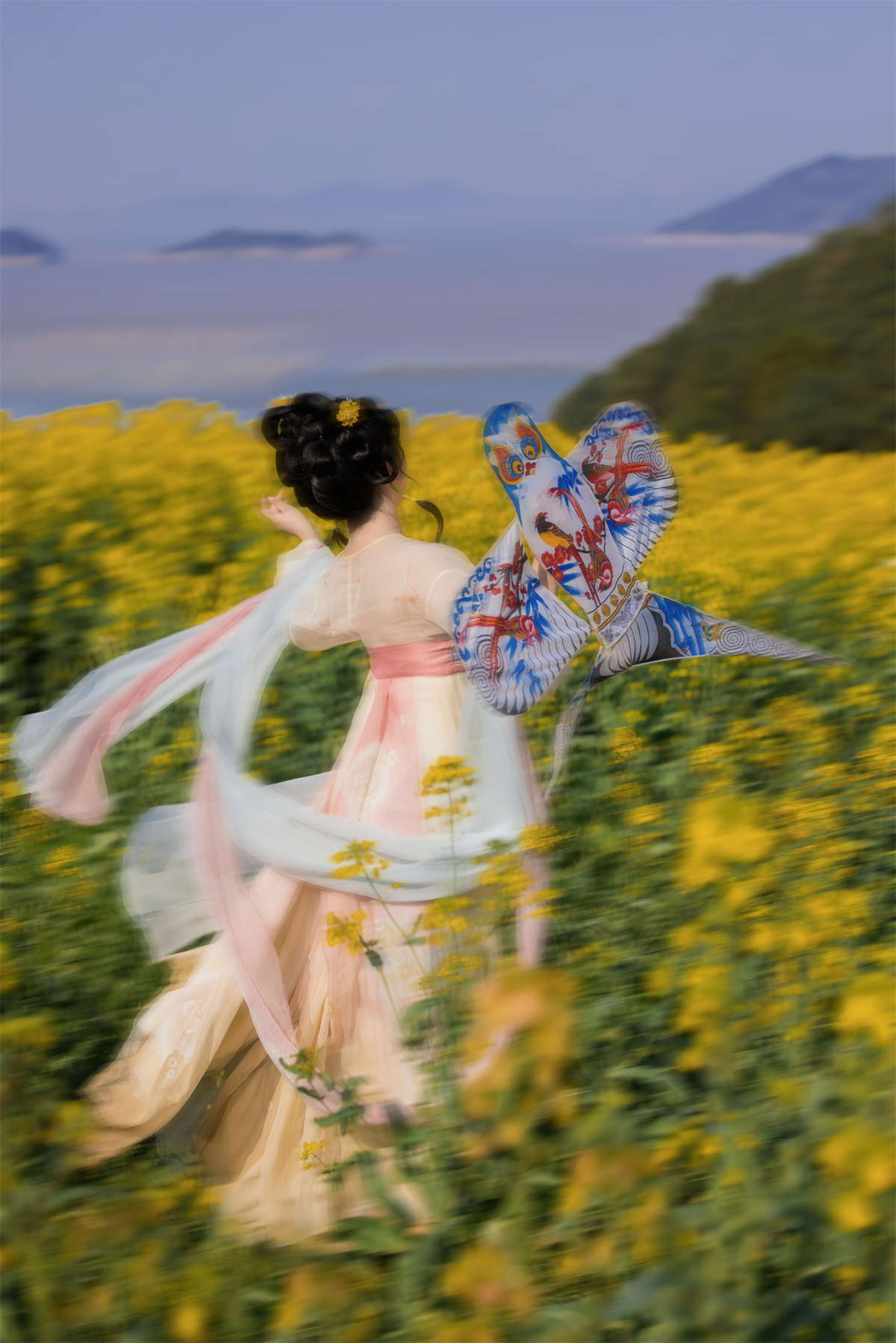 图片[2]-YITUYU艺图语 2025.04.12 油菜花与少女 Yimi-日更街拍