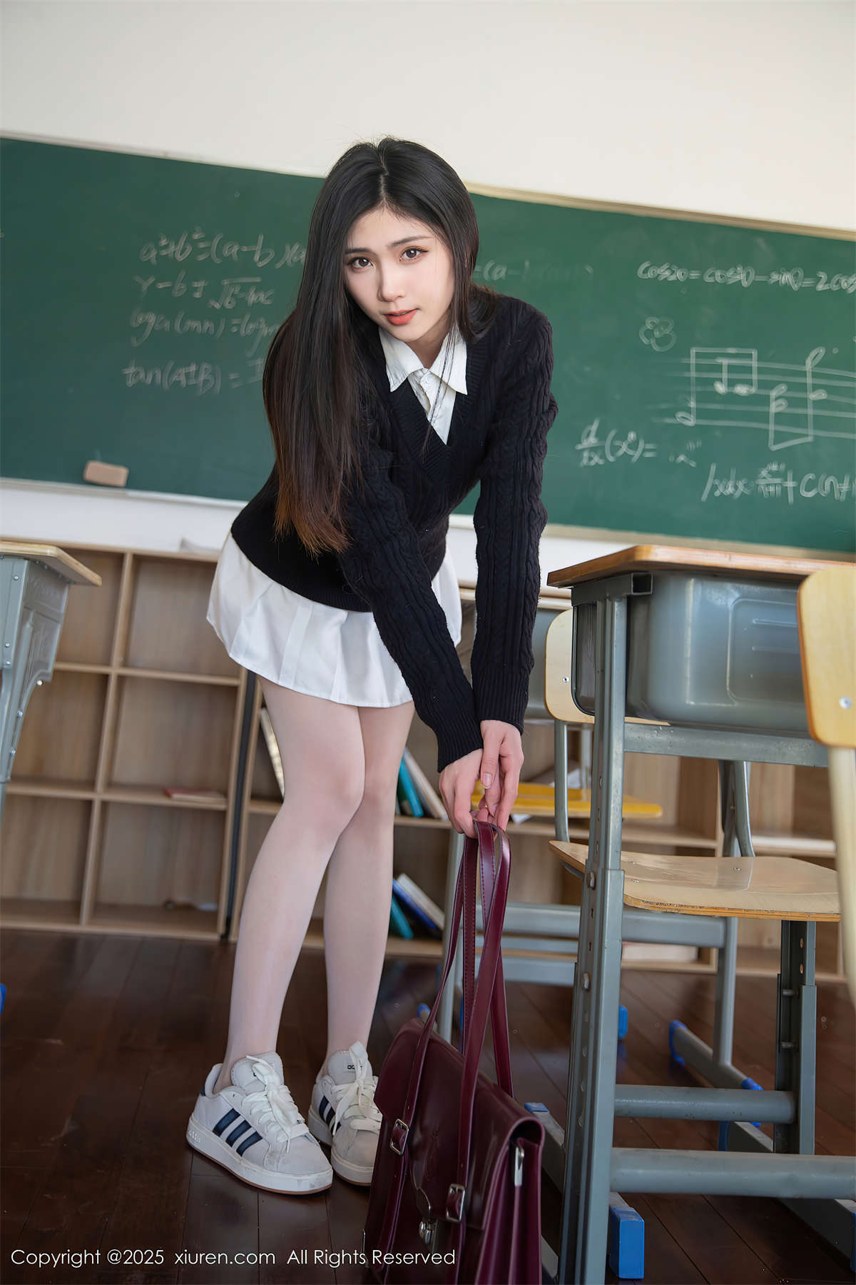 图片[2]-Xiuren秀人网 2025.03.27 NO.10078 刘婷婷-日更街拍