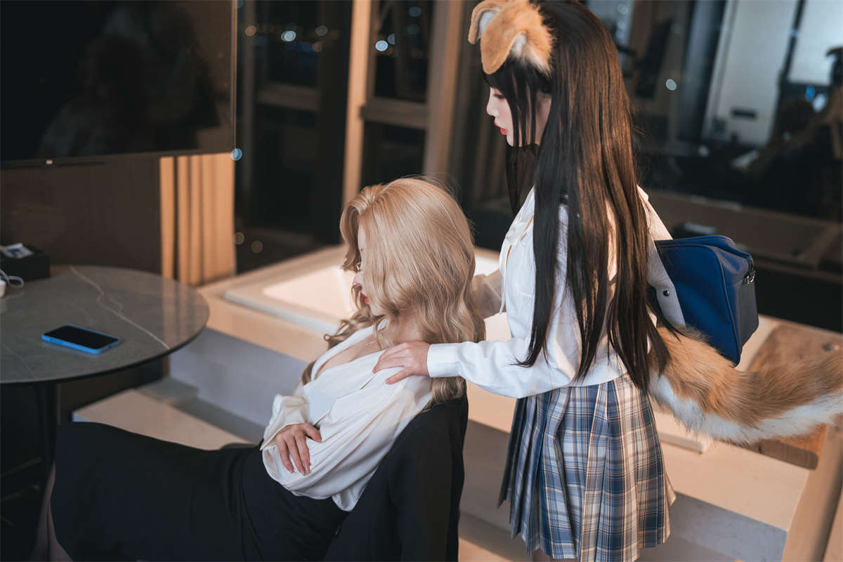 图片[2]-面饼仙儿 NO.118 女上司双人版-日更街拍