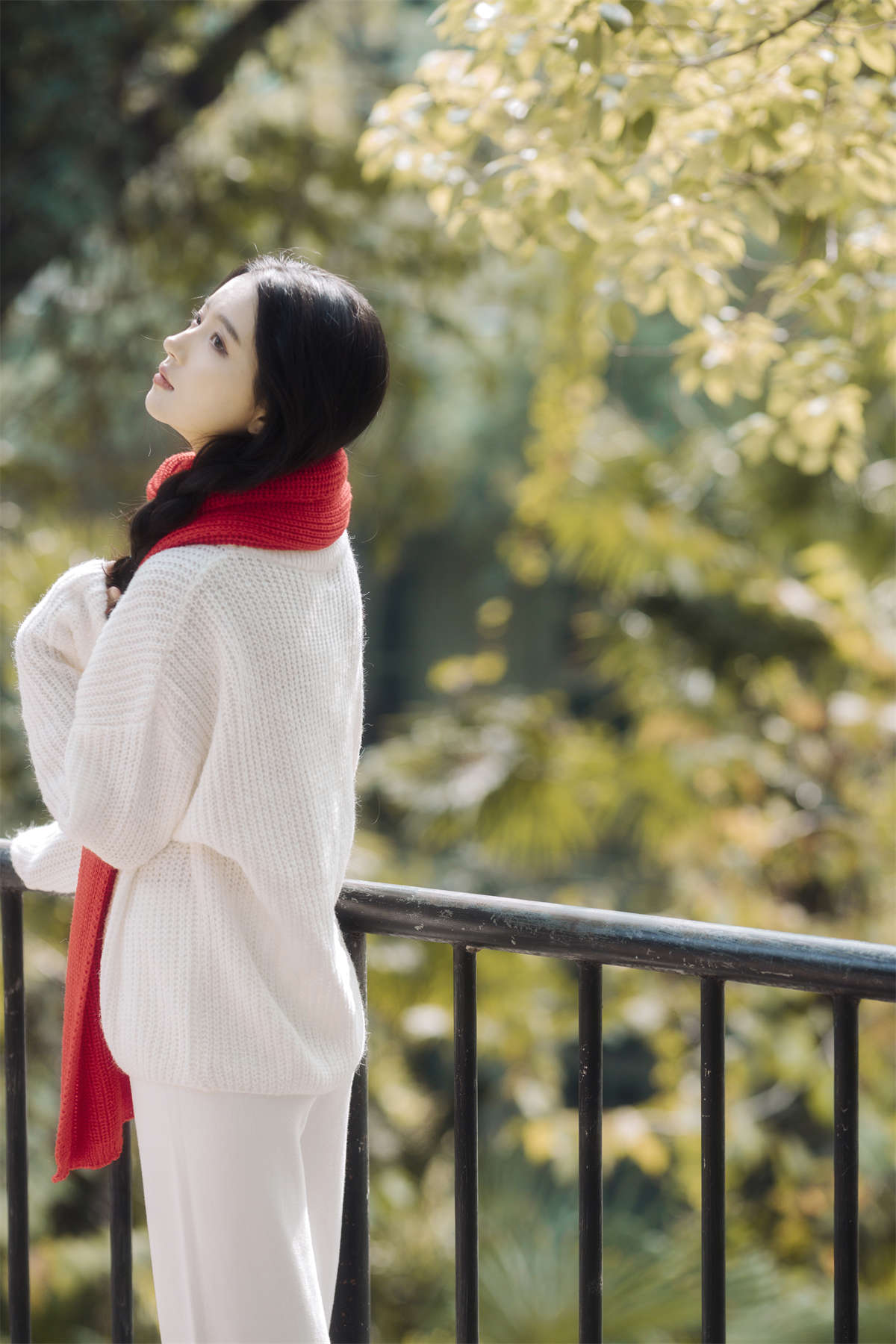 YITUYU艺图语 2022.12.05 红色暖冬 幽灵胡子插图1