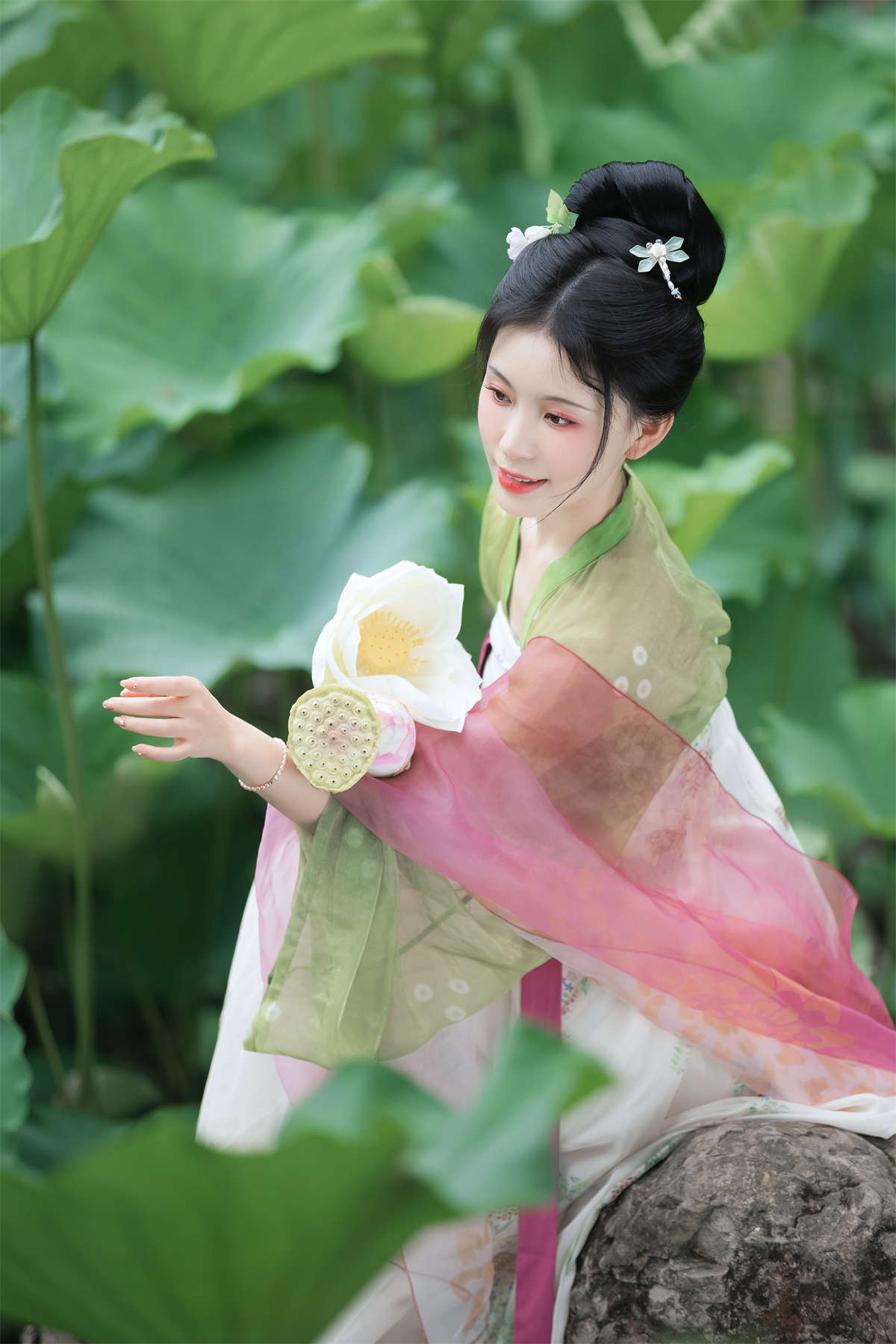 图片[2]-YITUYU艺图语 2025.04.02 莲舟谣 许尽欢～-日更街拍