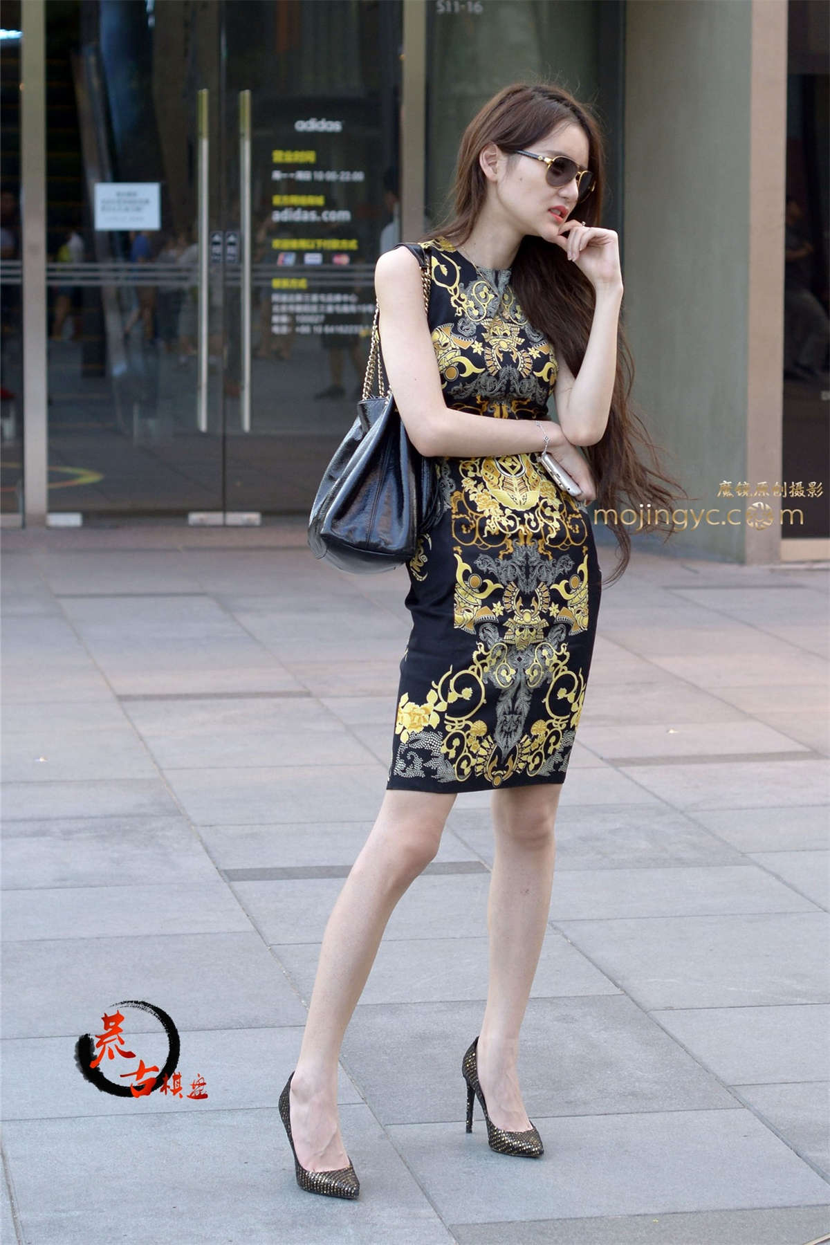 8-6 真丝配高跟，黑金相协调-日更街拍