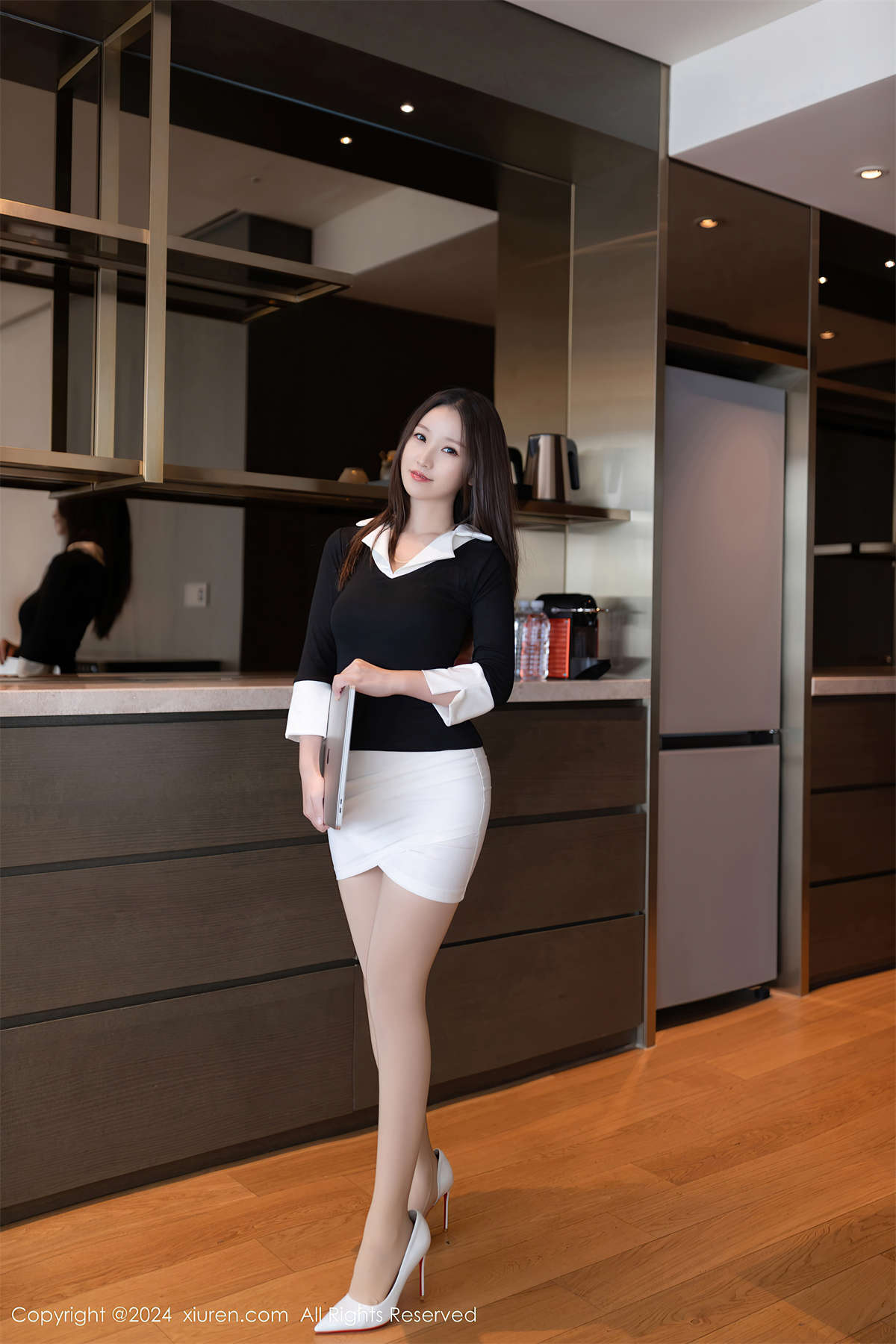 图片[2]-Xiuren秀人网 2024.12.12 NO.9587 杏子Yada-日更街拍