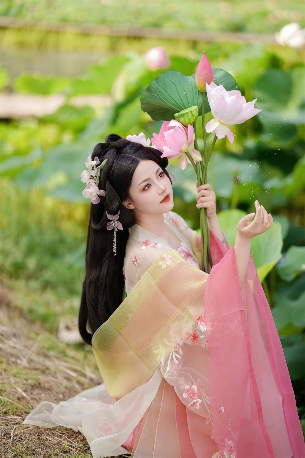 YITUYU艺图语 2024.09.11 误入藕花深处 魚小鯉lili-日更街拍