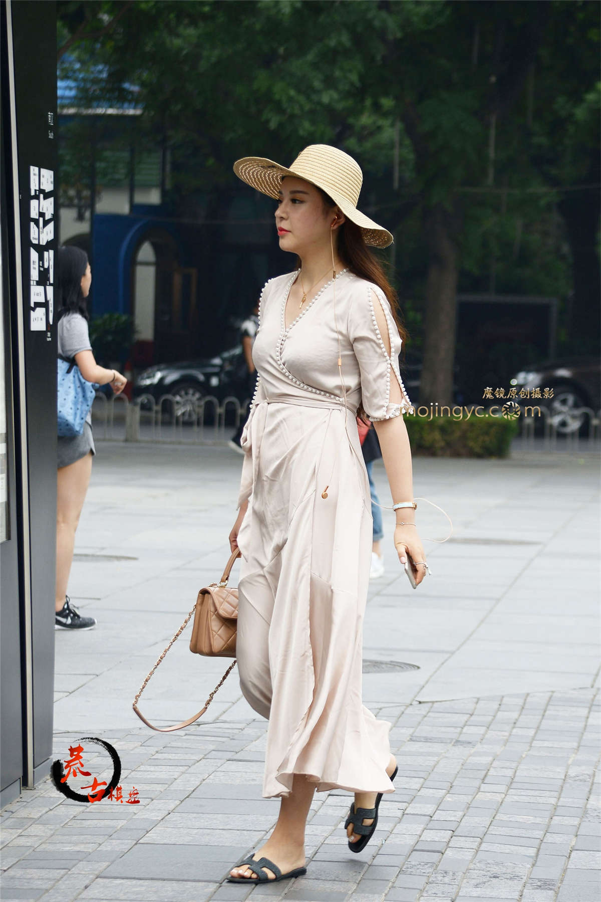 8-7 草帽下的姑娘-日更街拍