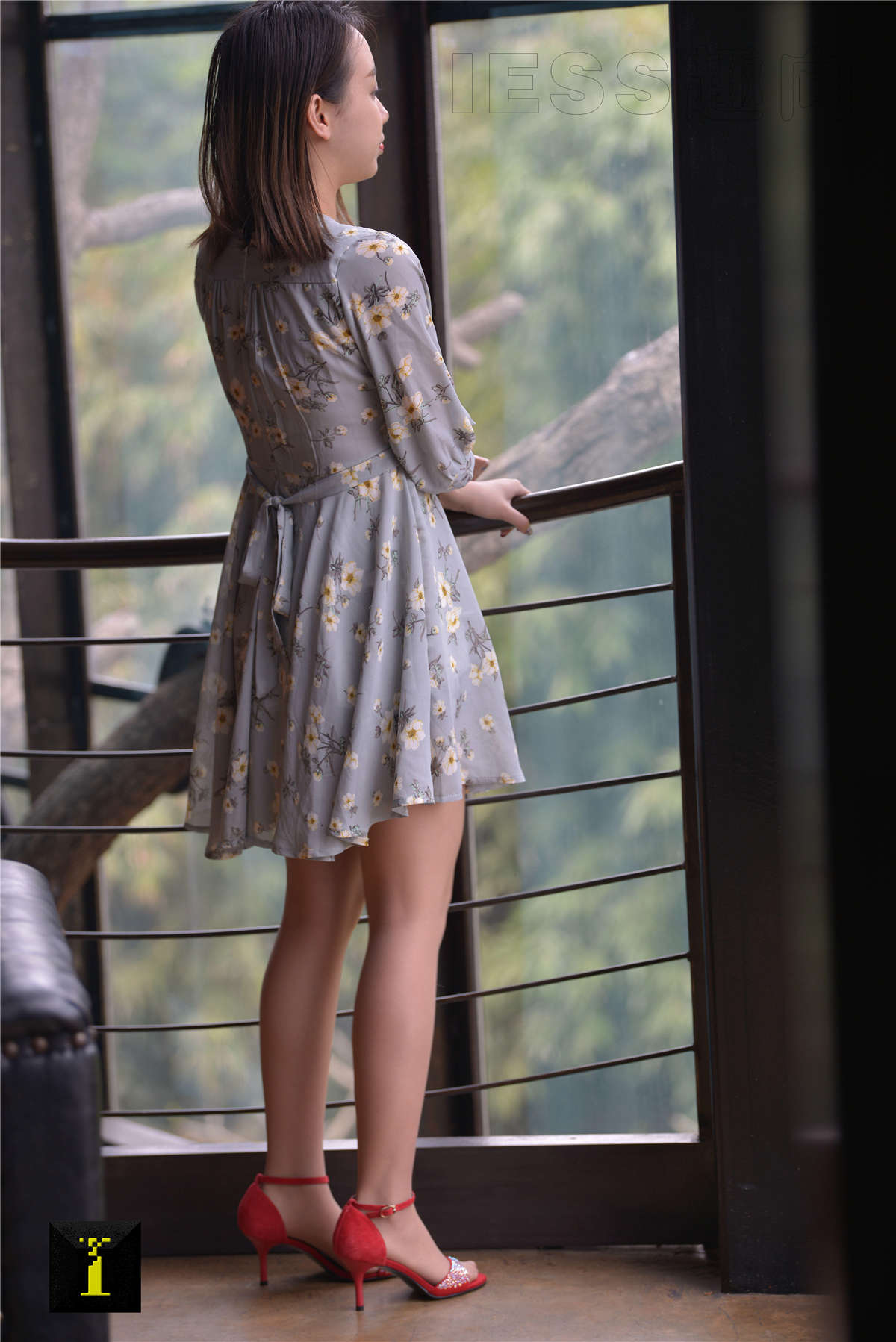 IESS异思趣向 普惠集150 馨月 美脚馨月归来-日更街拍