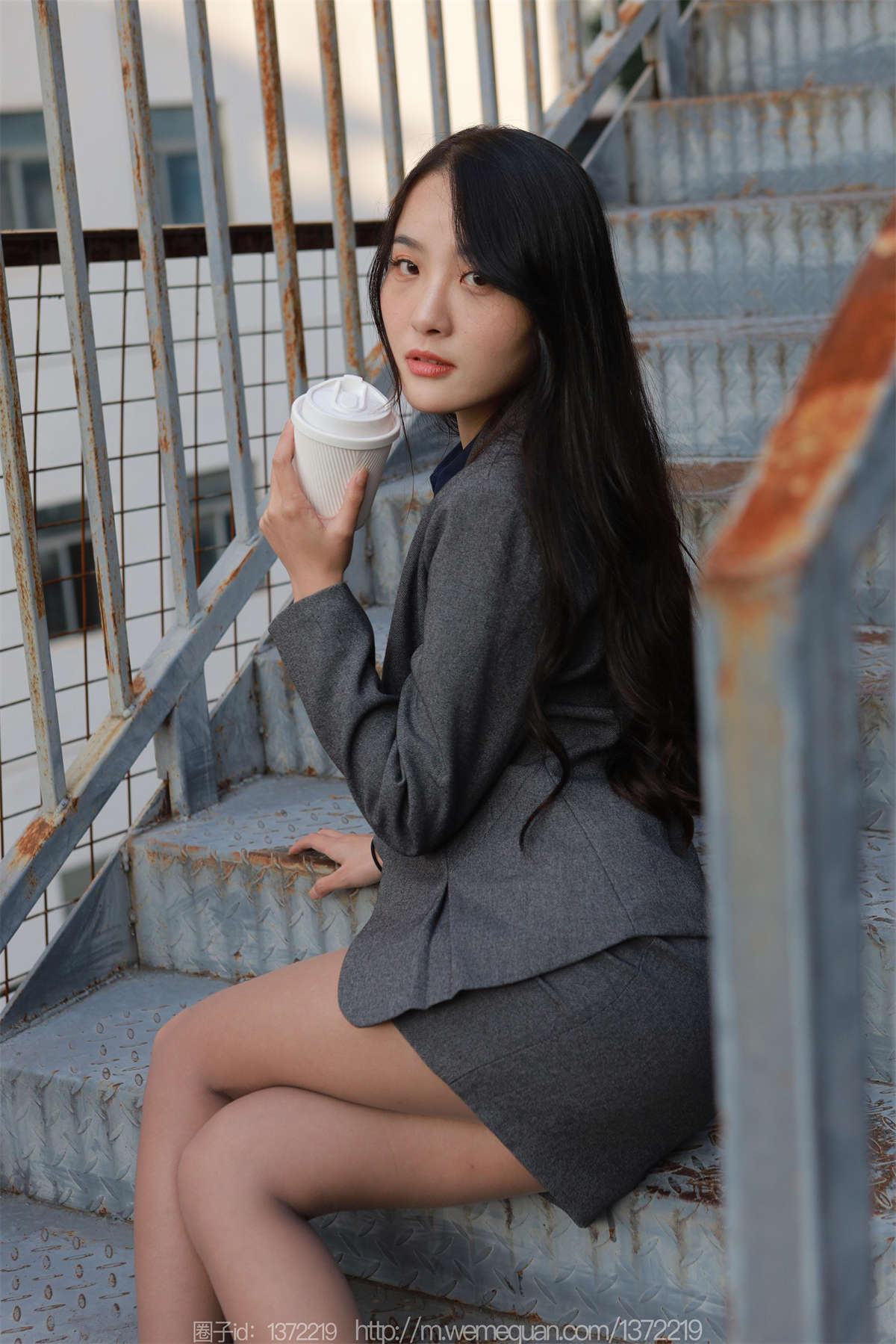 图片[2]-IESS异思趣向 2022.12.17 丝享家1301：婉萍 温柔OL风-日更街拍