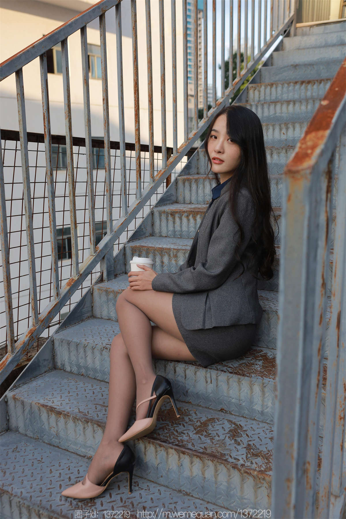 IESS异思趣向 2022.12.17 丝享家1301：婉萍 温柔OL风-日更街拍