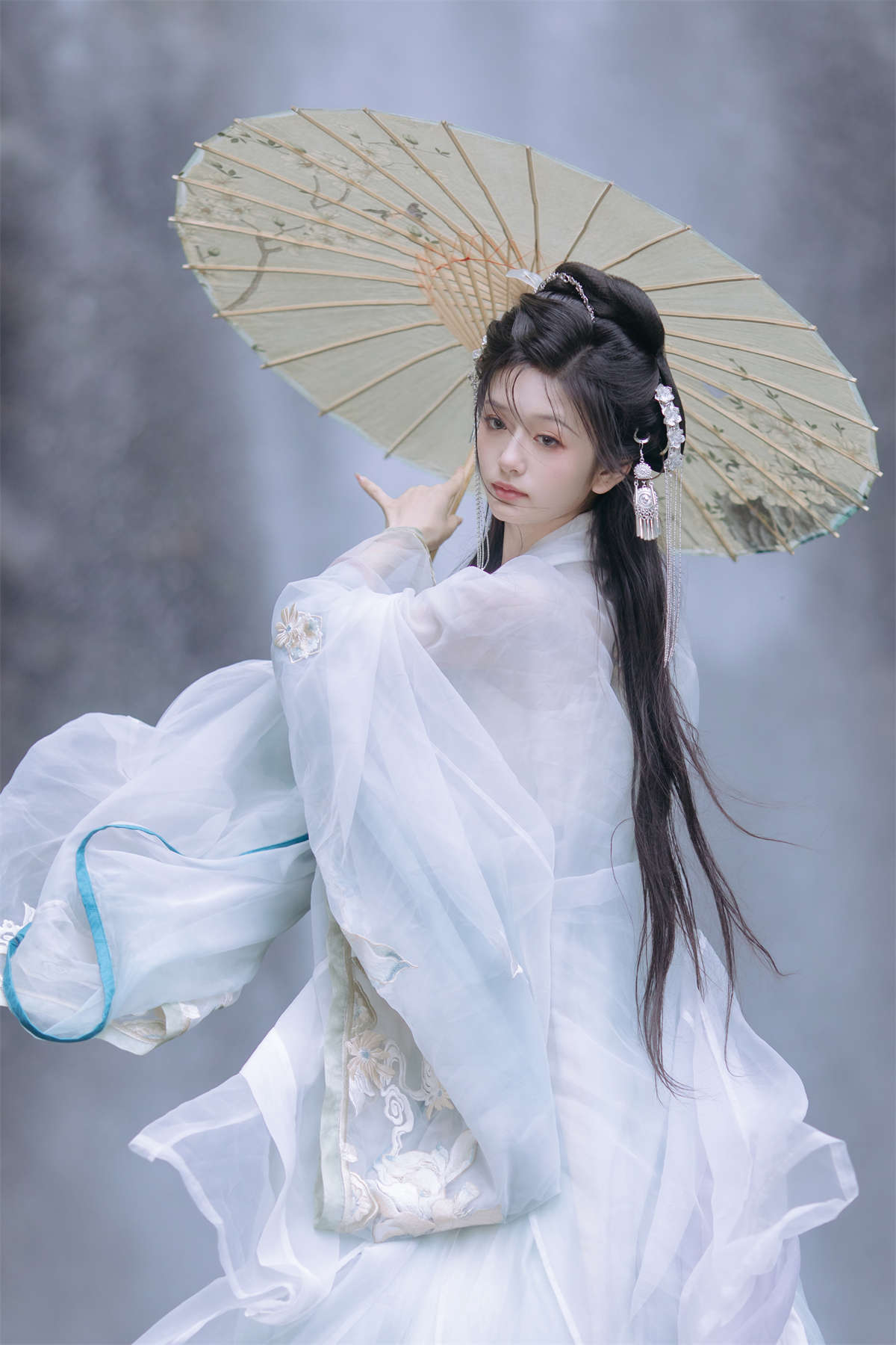 YITUYU艺图语 2025.04.03 法修大师姐 赤嫣在这里-日更街拍