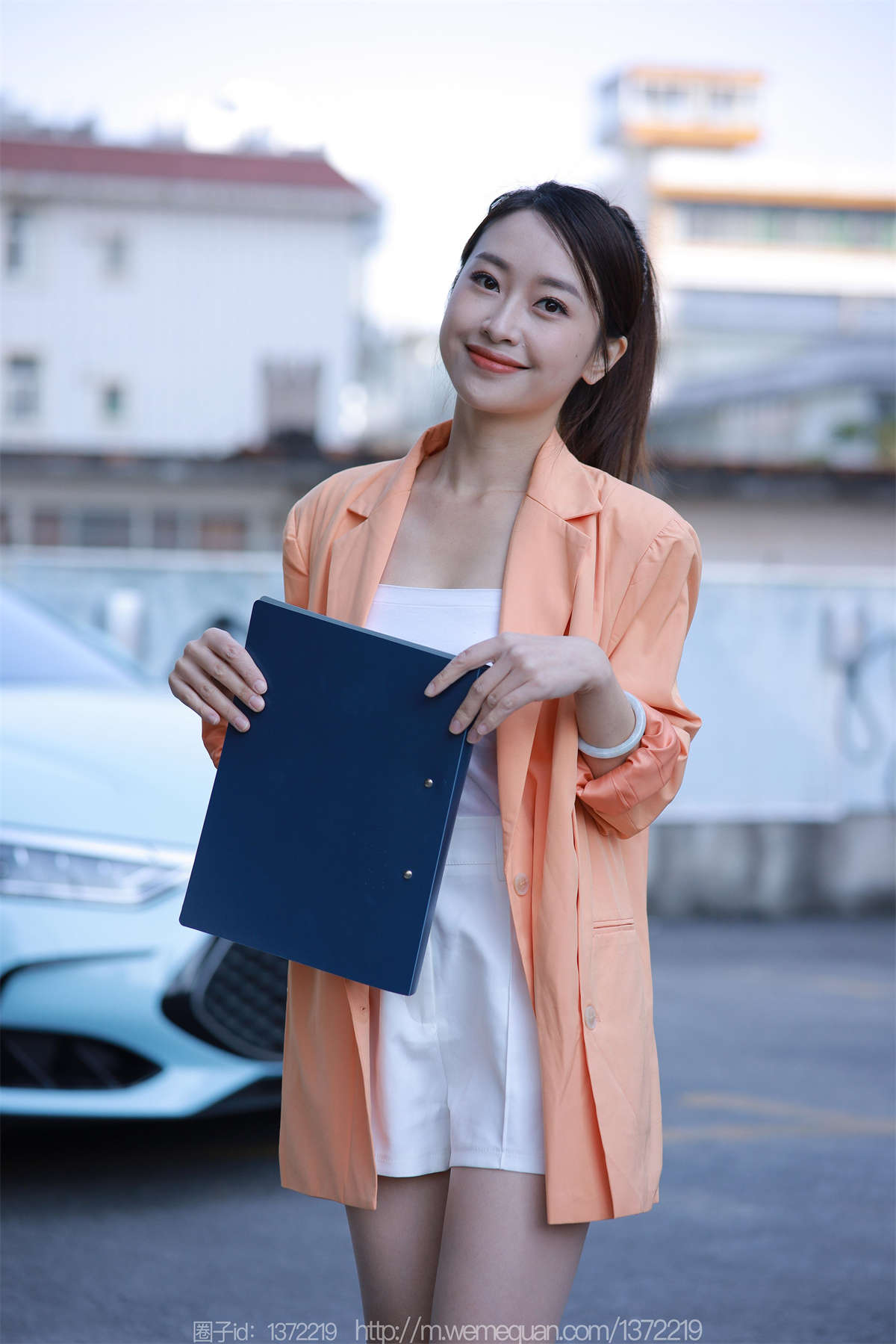 图片[2]-IESS异思趣向 2022.12.19 丝享家1303：小婕 橙色外套-日更街拍