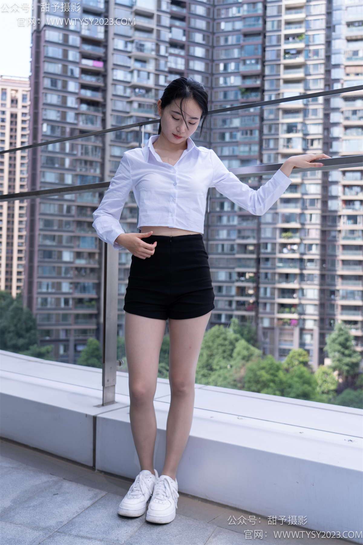 图片[2]-甜予摄影063期：思思-板鞋、油亮灰丝（脚尖透明款）完整版-日更街拍