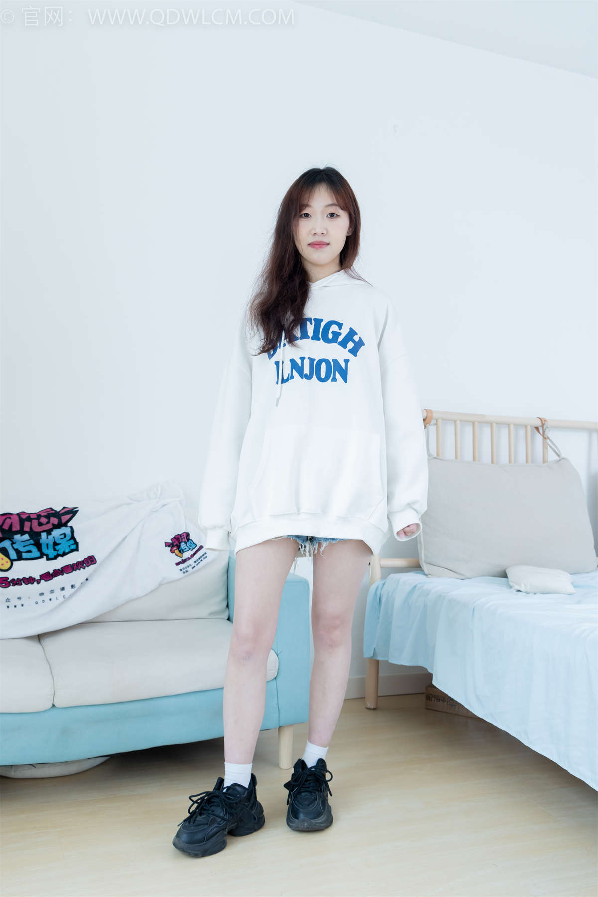 图片[2]-物恋传媒 NO.1970 绵绵-让梦冬眠-日更街拍