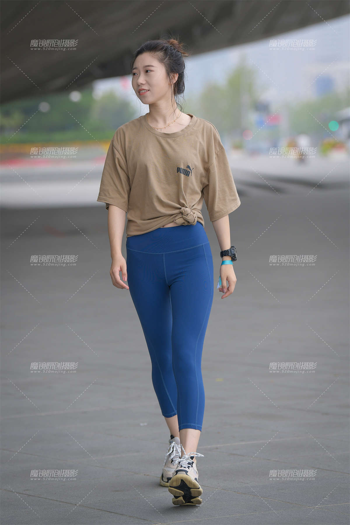 【街拍之魂赛帖】清纯温柔中的紧致-日更街拍