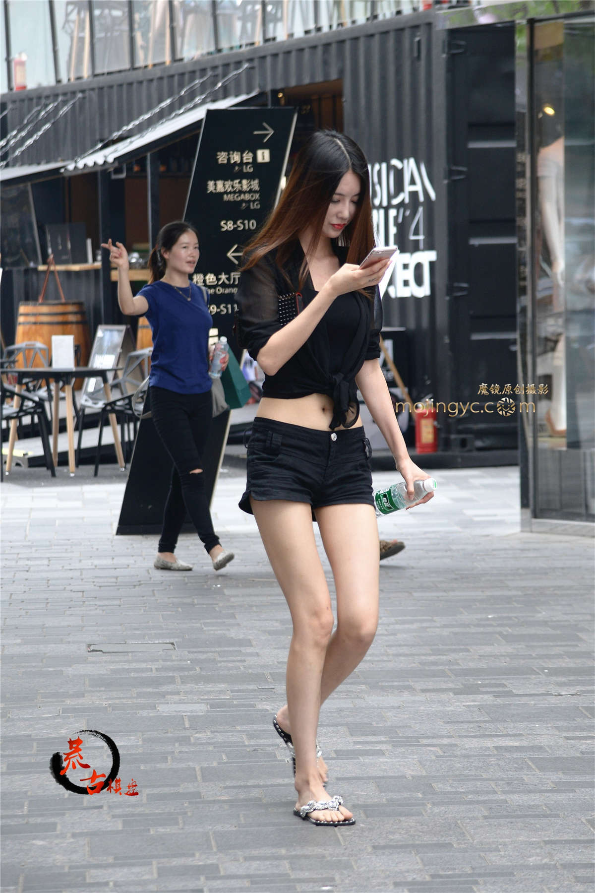 图片[2]-8-7 露腰秀长腿-日更街拍