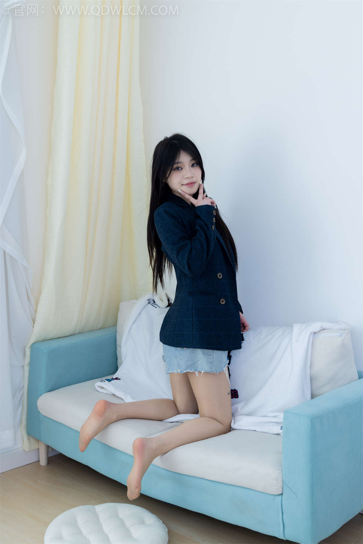 物恋传媒 NO.1972 闪闪-诗的结尾-日更街拍