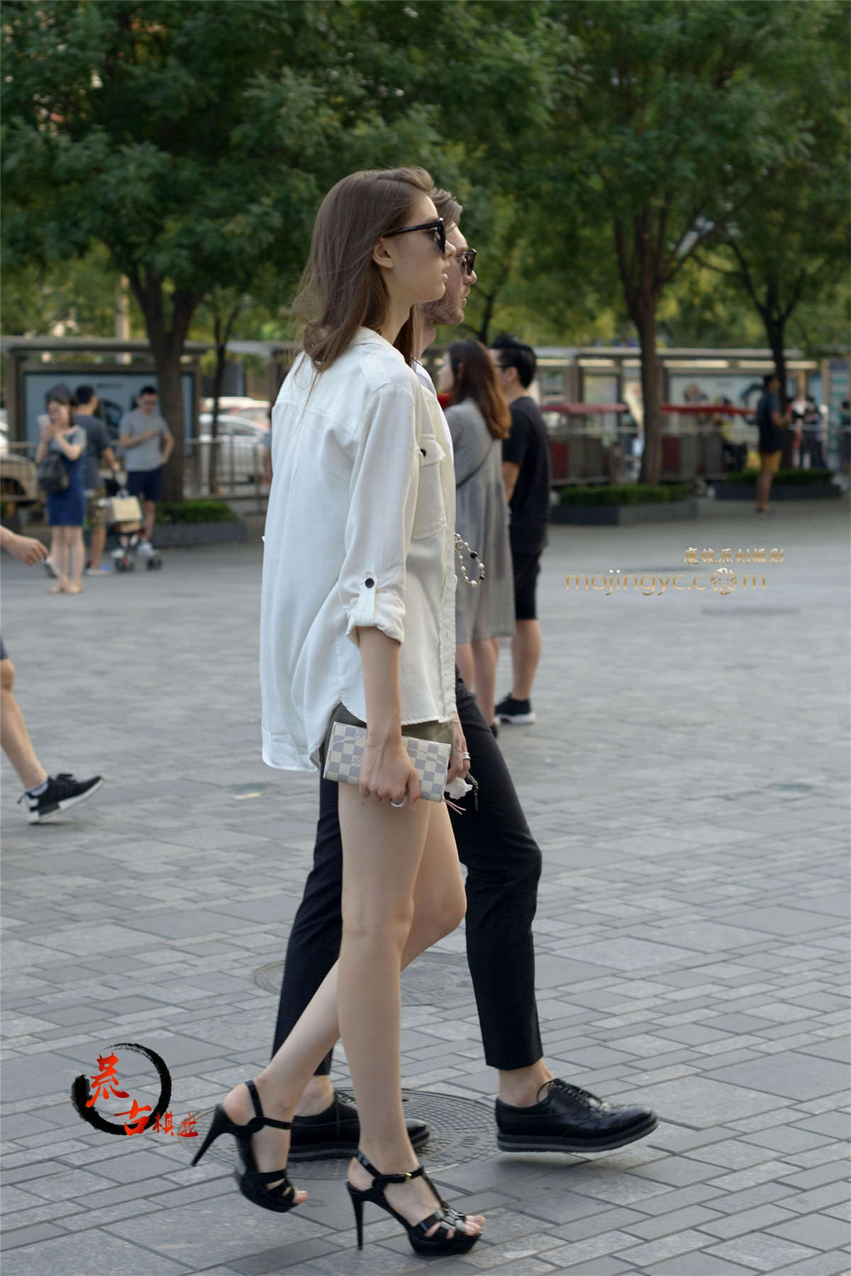 8-7 外国情侣-日更街拍