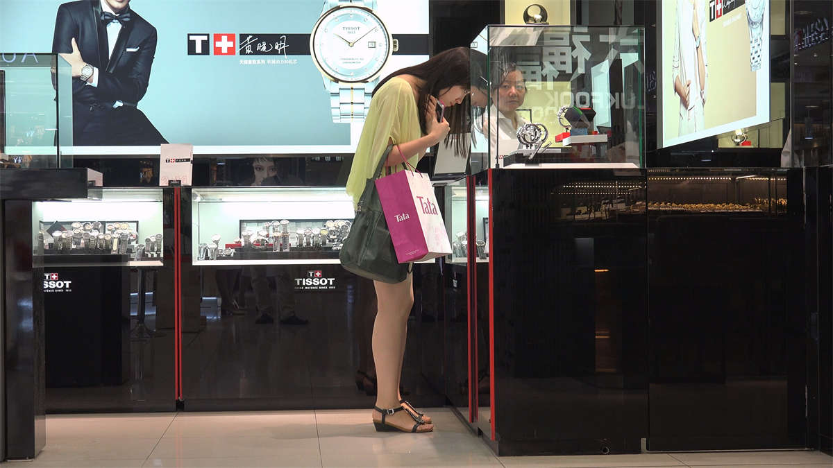 图片[2]-白嫩玉足温柔美女美爆了-日更街拍