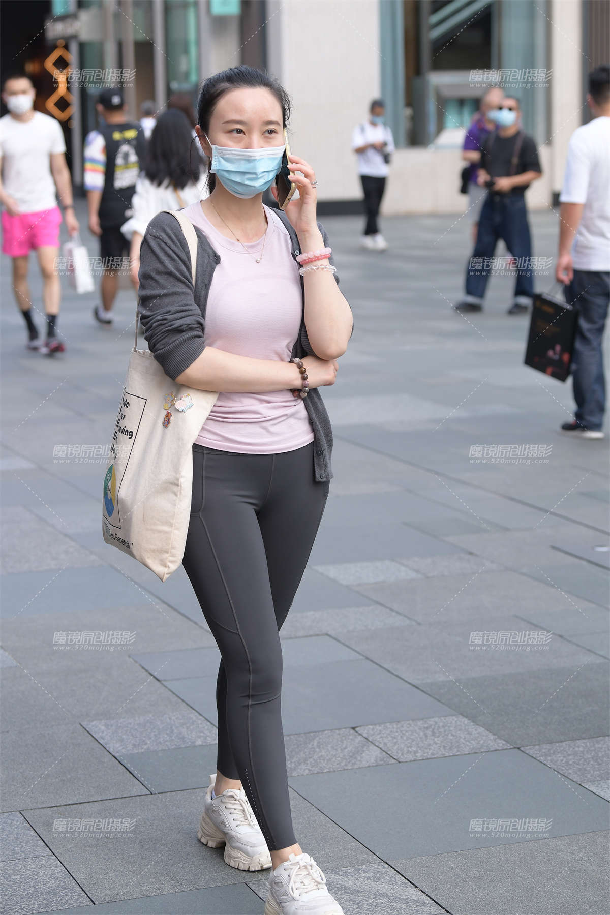 深灰瑜伽裤-日更街拍