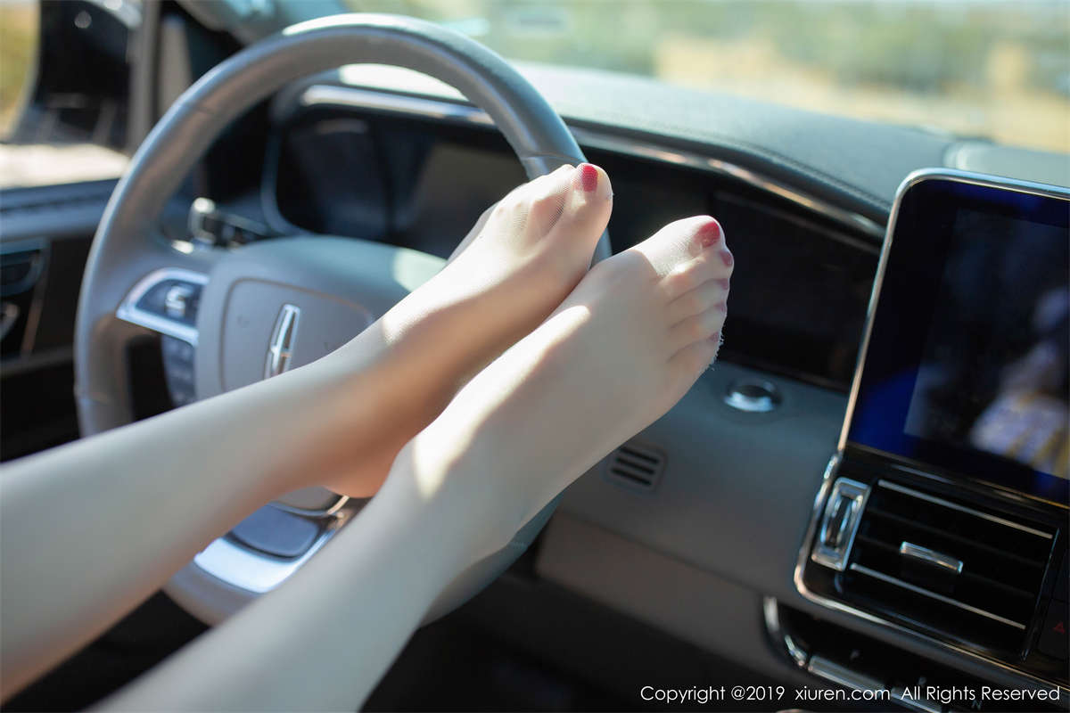 图片[2]-Xiuren秀人网 2019.12.09 NO.1833 梦心月-日更街拍