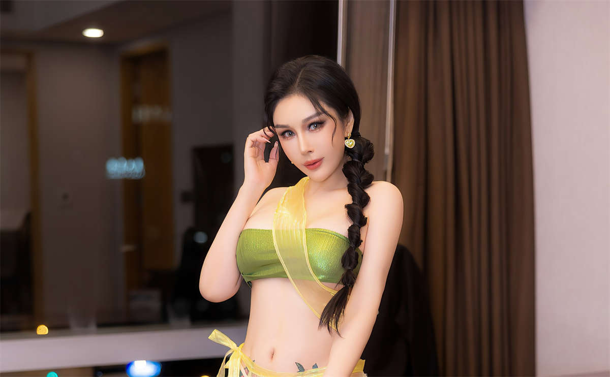 图片[2]-Xiuren秀人网 2024.07.25 NO.8913 田冰冰-日更街拍