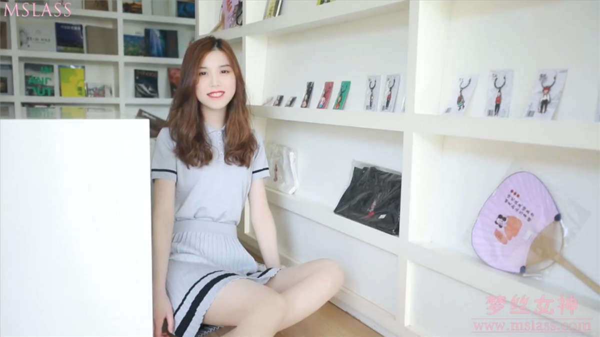 2020.06.16 苏柔《假日餐厅女神》视频-日更街拍