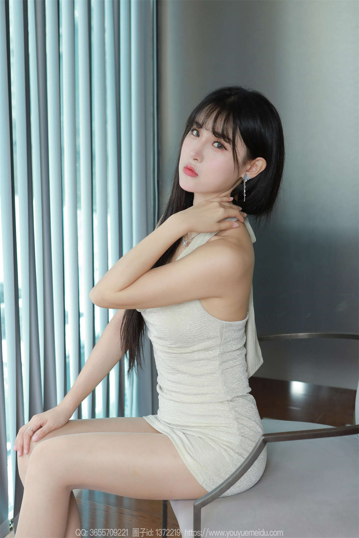 图片[2]-IESS异思趣向 2024.05.31 丝享家1756：小宝 挂脖包臀裙-日更街拍