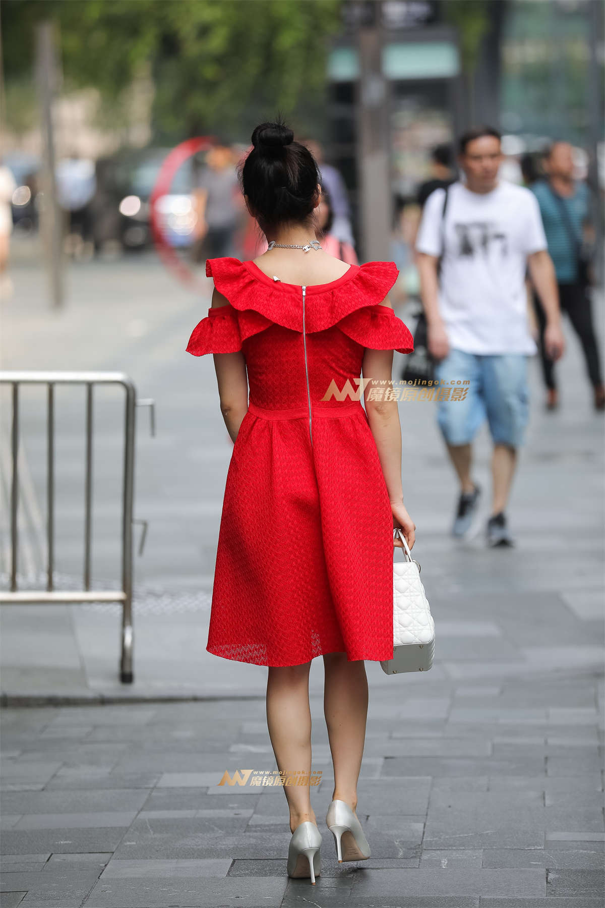 图片[2]-【凯恩赛帖】超甜美女孩 一看就知道很有福气-日更街拍