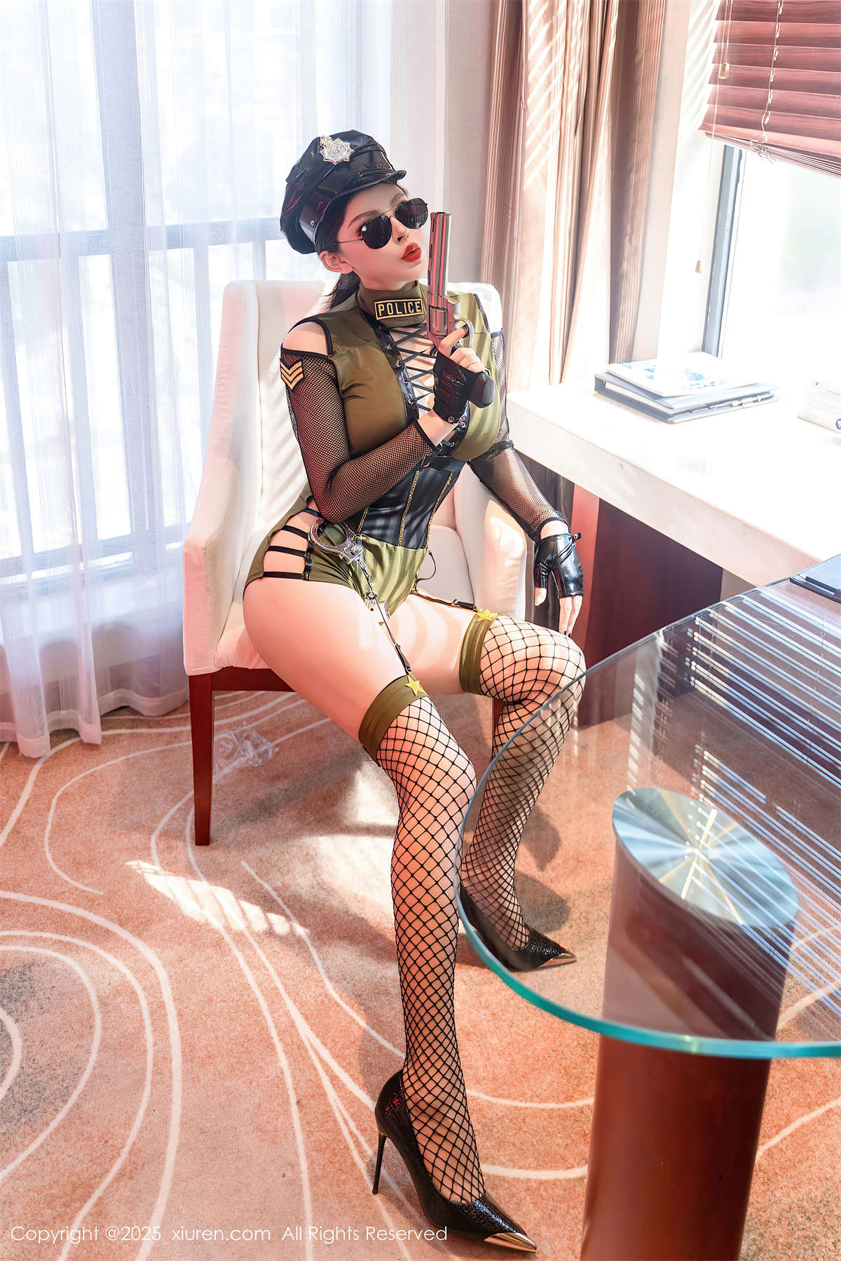 图片[2]-Xiuren秀人网 2025.03.25 NO.10064 伊丽莎有点白-日更街拍