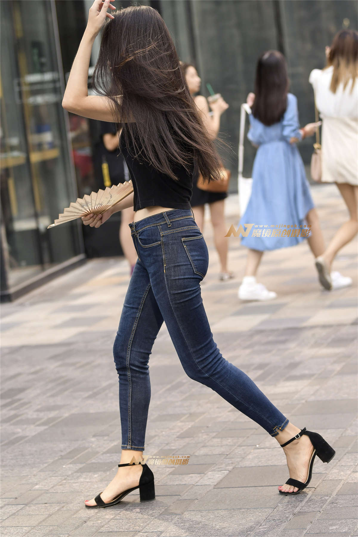 图片[2]-牛仔包臀性感-日更街拍