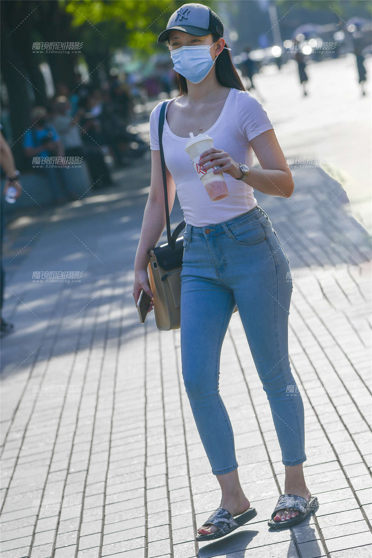 性感迷人的牛仔妹妹-日更街拍