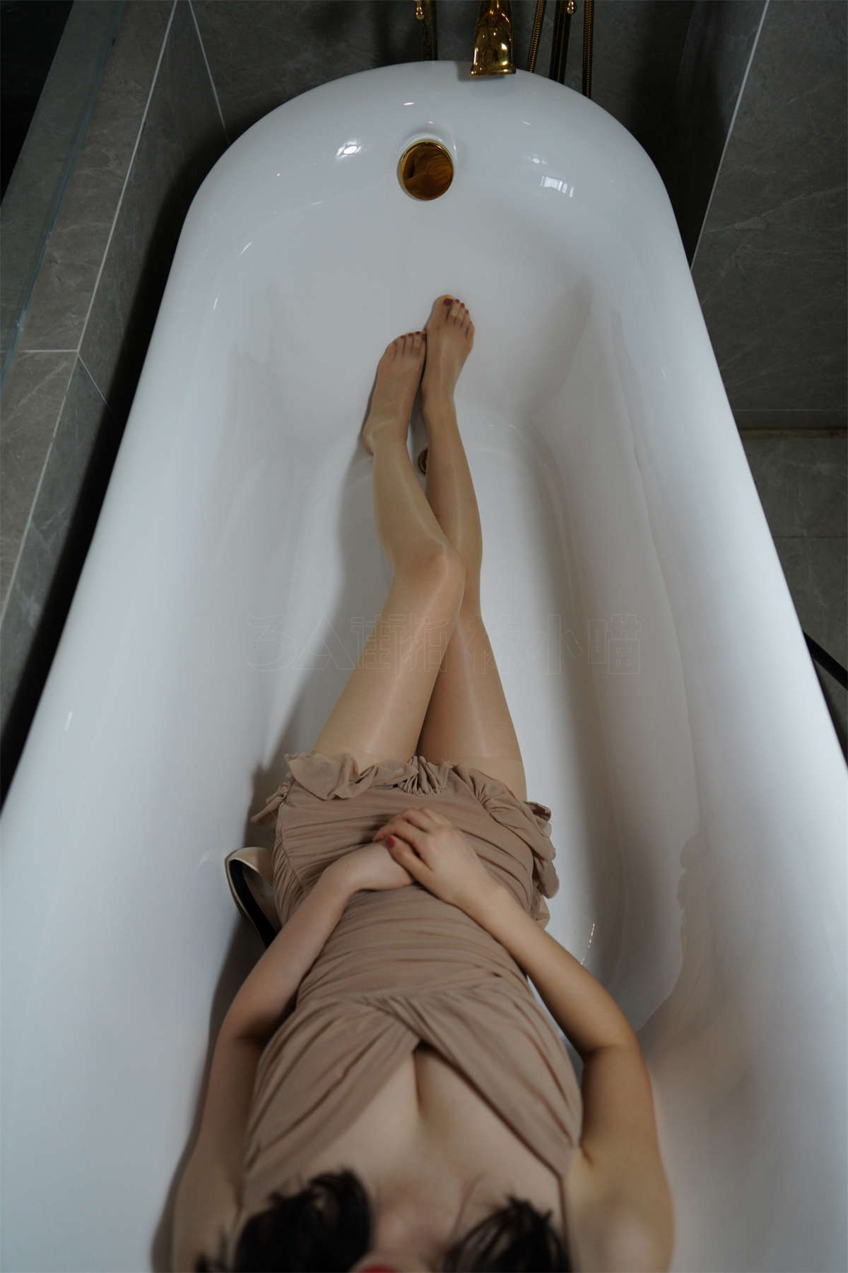 kittyWawa袜小喵 KT199 湿了-日更街拍