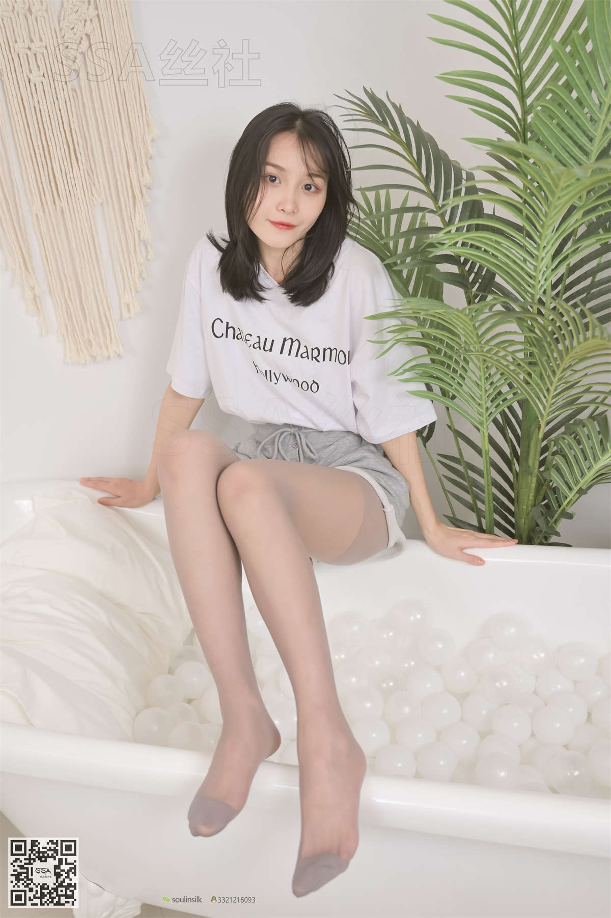 SSA丝社 NO.103 丽萍 腿模丽萍，每个角度都有不一样的她-日更街拍