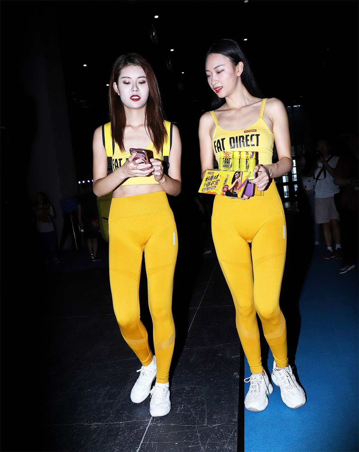 图片[2]-迷人紧身运动装小黄人2-日更街拍