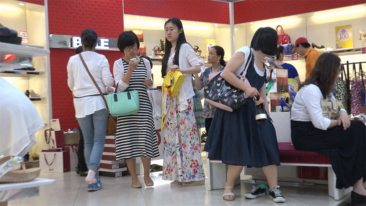 图片[2]-花裙子MM-日更街拍