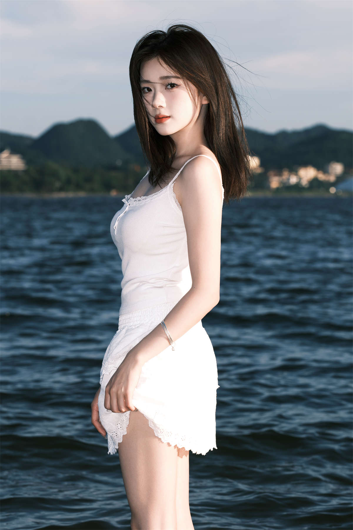 YITUYU艺图语 2024.10.06 海边少女 To小北-日更街拍
