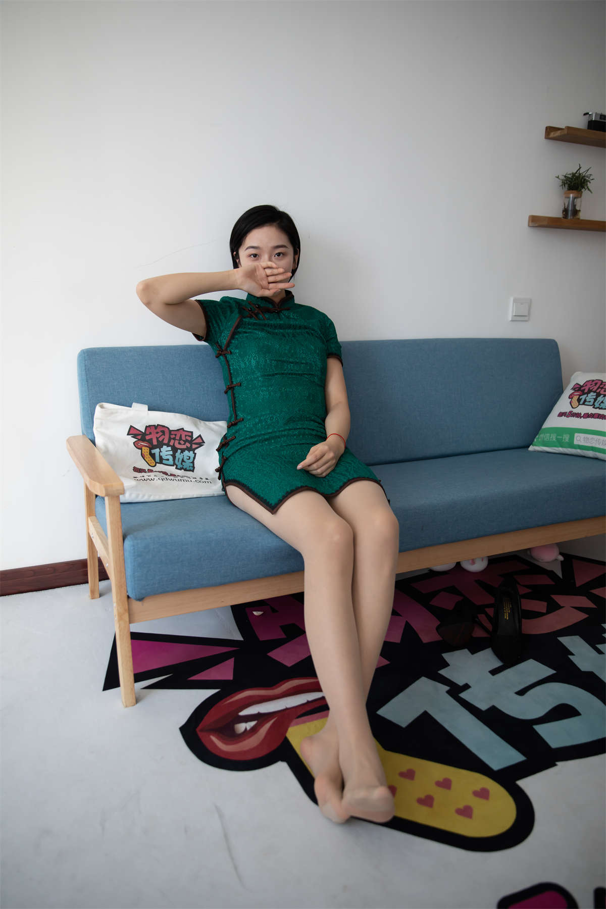 物恋传媒 NO.823 小飞-知己一杯酒-日更街拍