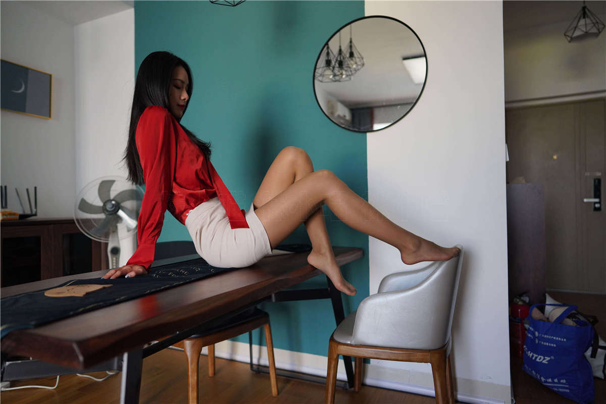 图片[2]-壹吻映画 YW001 红色衬衫-红红-日更街拍