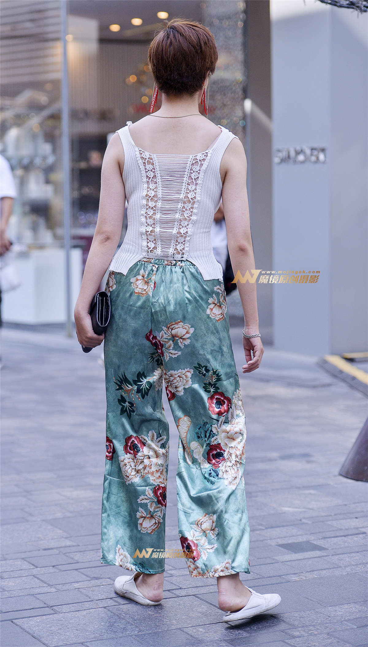 图片[2]-漂亮美女性感美胸v的魅力-日更街拍