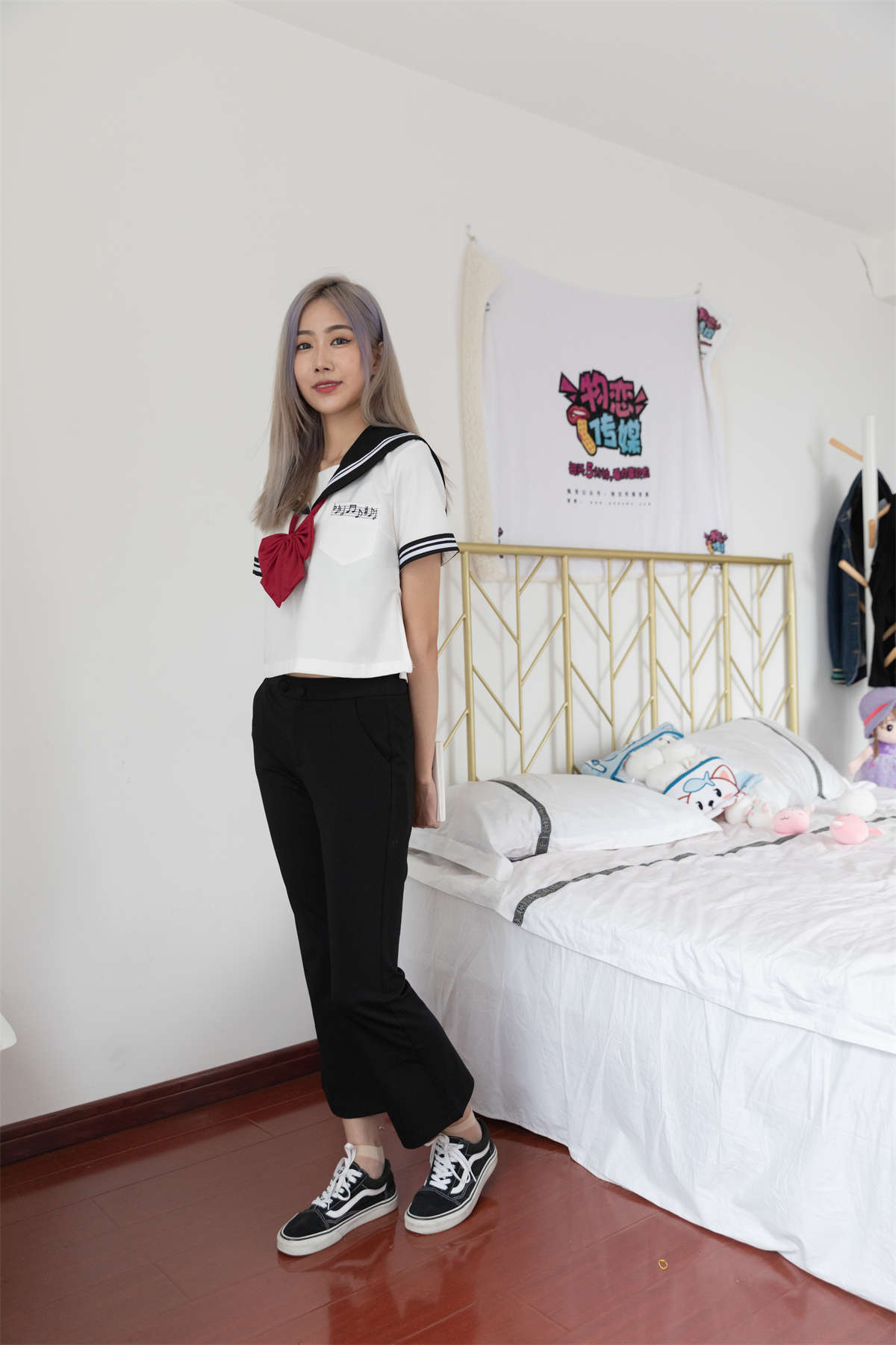 图片[2]-物恋传媒 NO.824 小鹿-日染烟雨-日更街拍