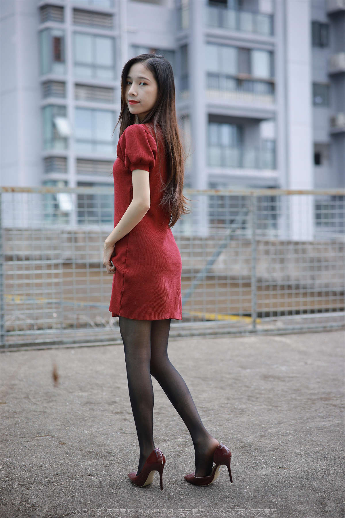 IESS异思趣向 2022.12.09 丝享家1293：美子 酒红高跟鞋-日更街拍