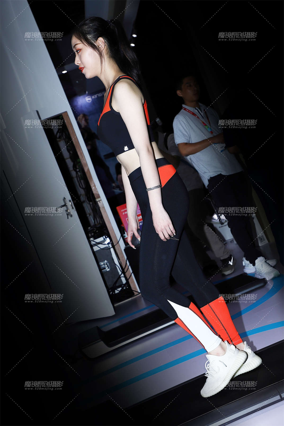 跑步机展示showgirl-日更街拍