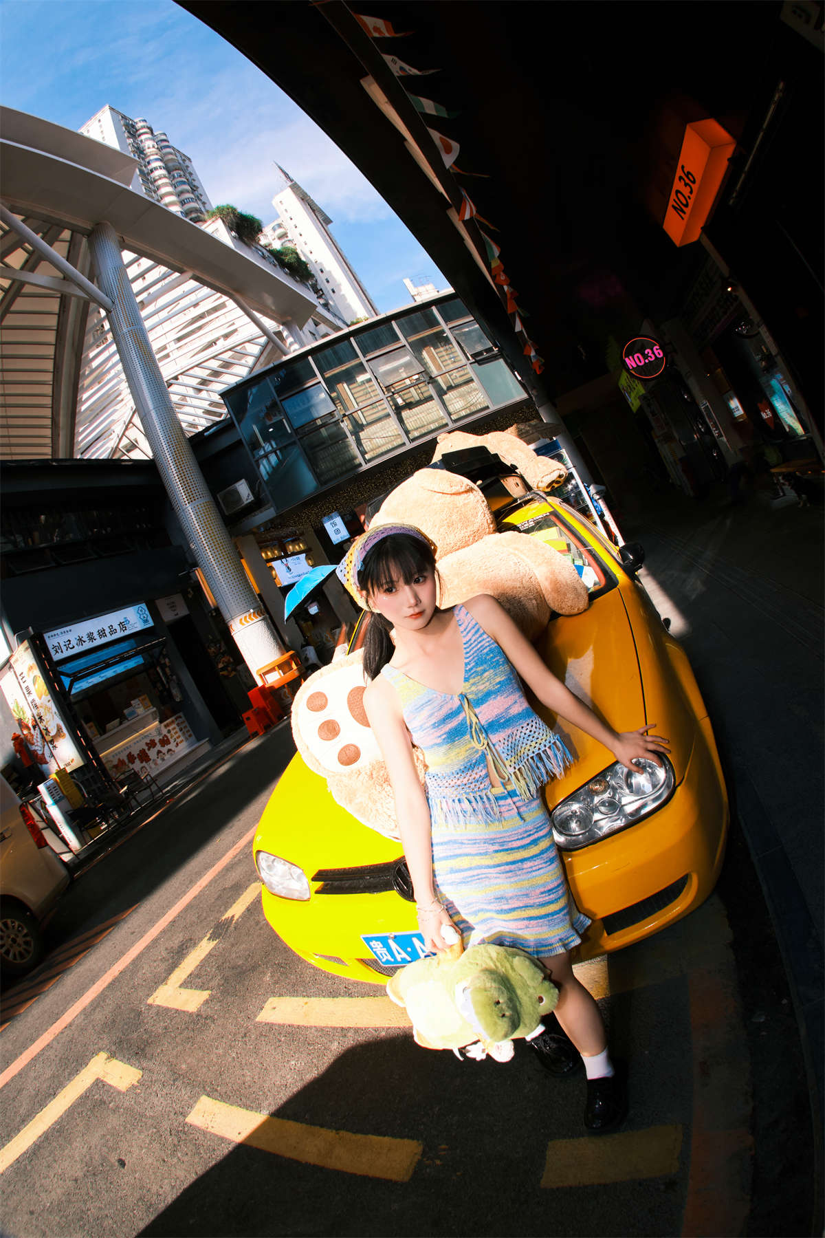 YITUYU艺图语 2024.10.07 多巴胺鱼眼街拍 肉宋堡插图1