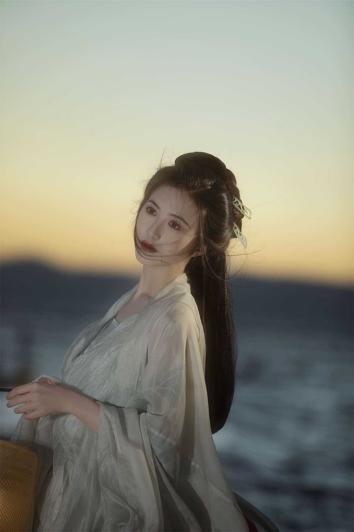 YITUYU艺图语 2025.01.24 要一个黄昏，满是风 南瓜-日更街拍