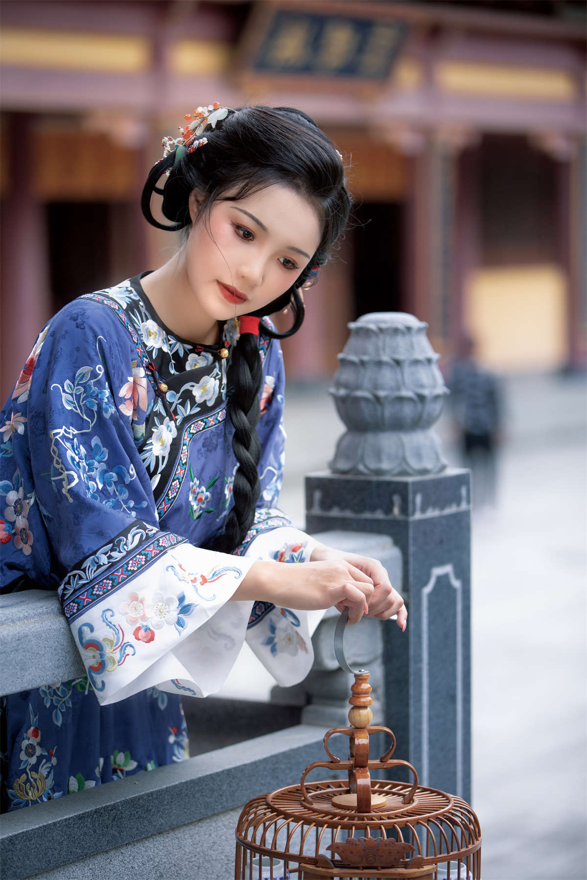 YITUYU艺图语 2025.04.17 清冷几千春 欣欣-日更街拍