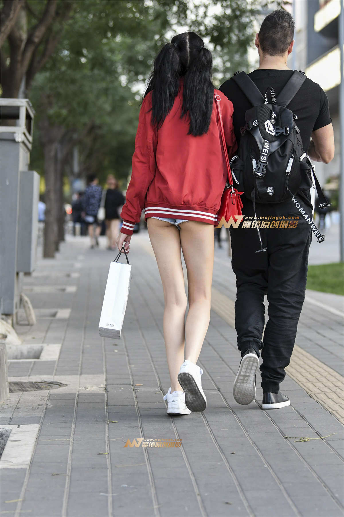 图片[2]-热裤长腿月牙臀-日更街拍