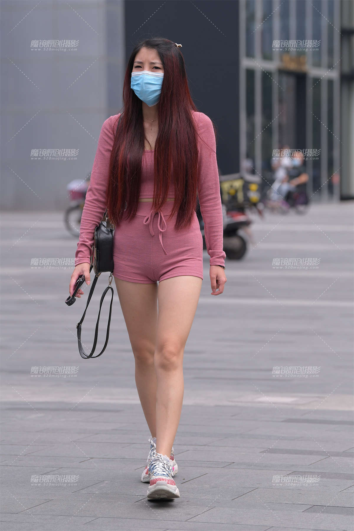 紧身的热裤套装~-日更街拍