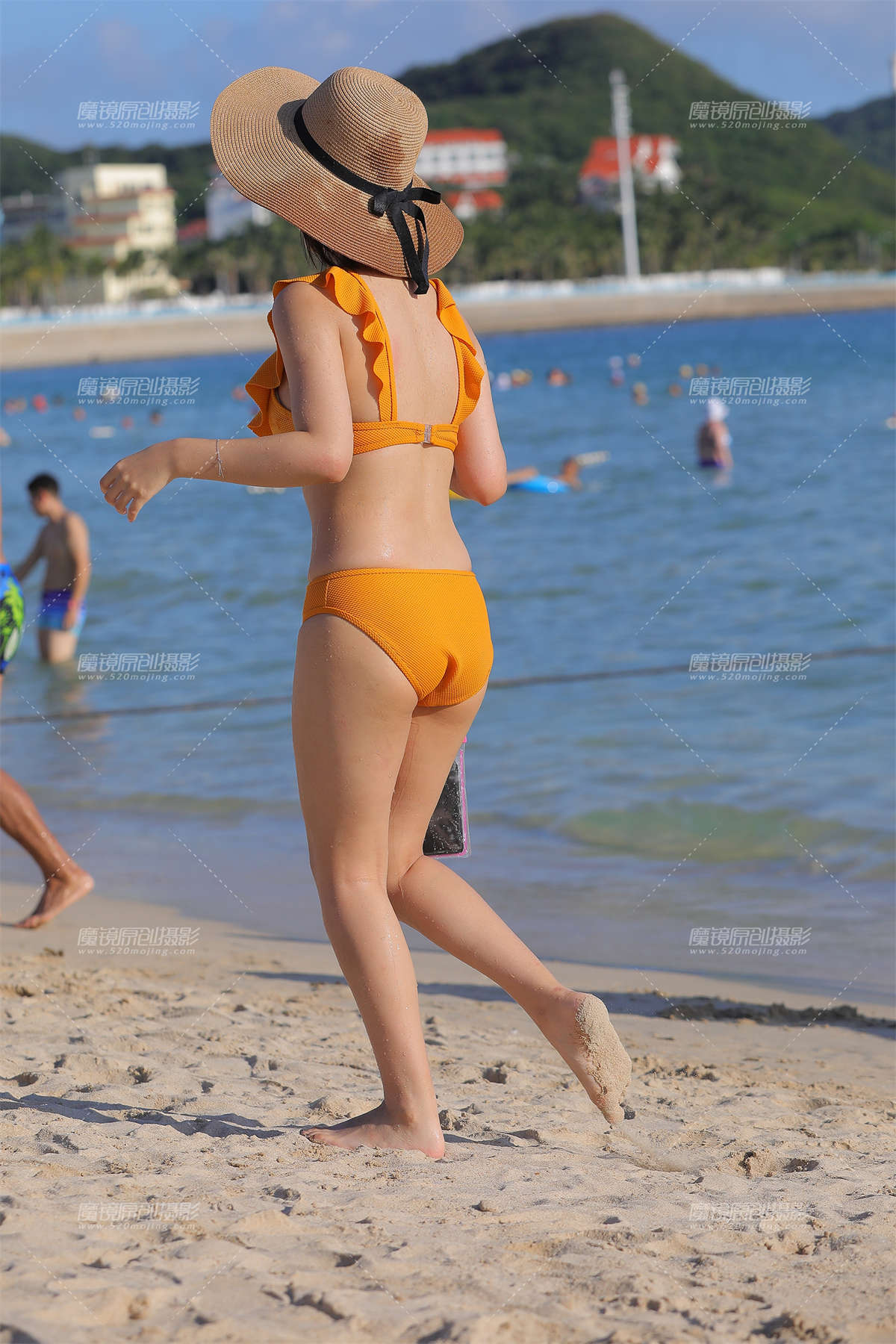 图片[2]-【补档】黄色比基尼美眉-日更街拍