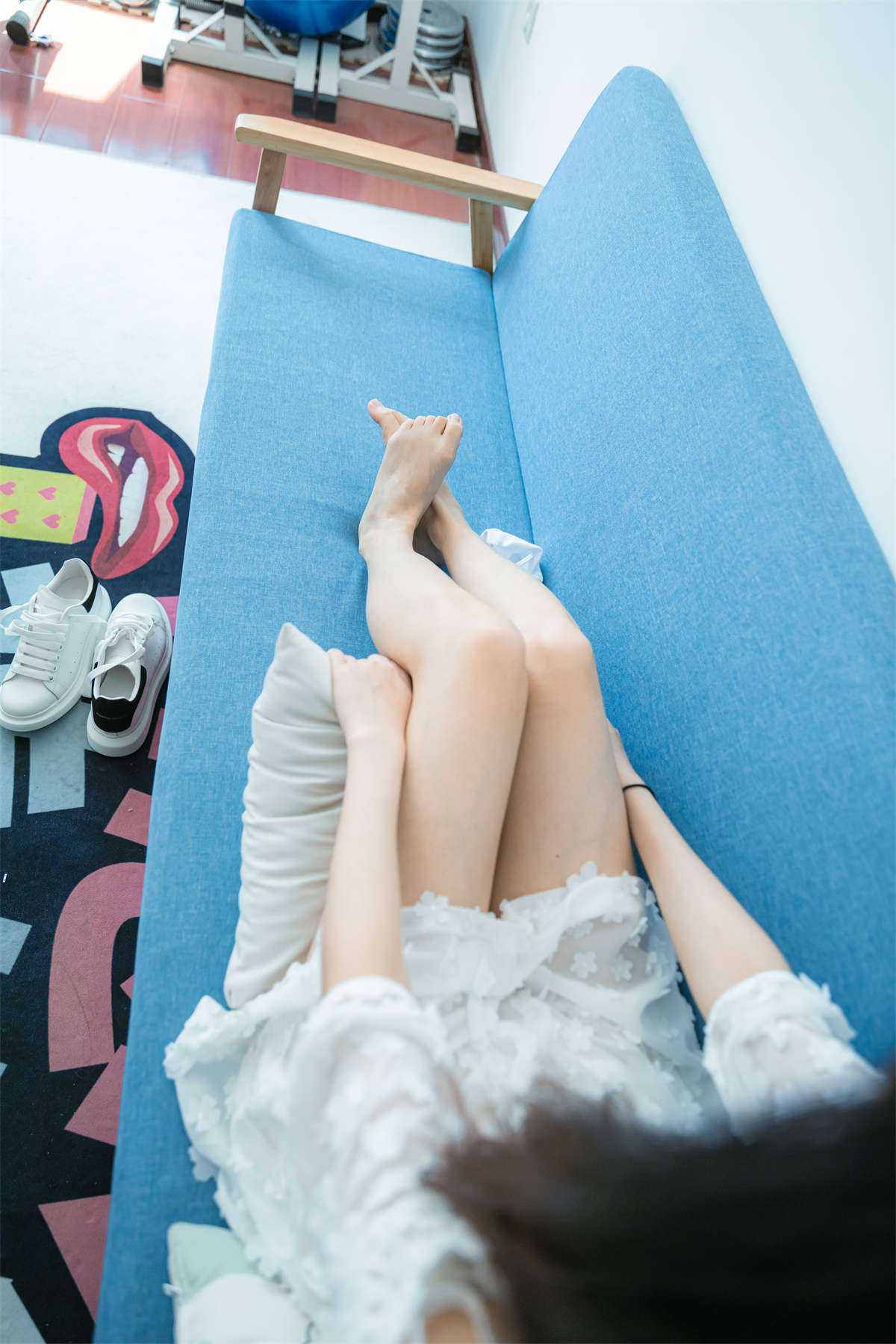 物恋传媒 NO.827 猫耳-白色恋爱花-日更街拍