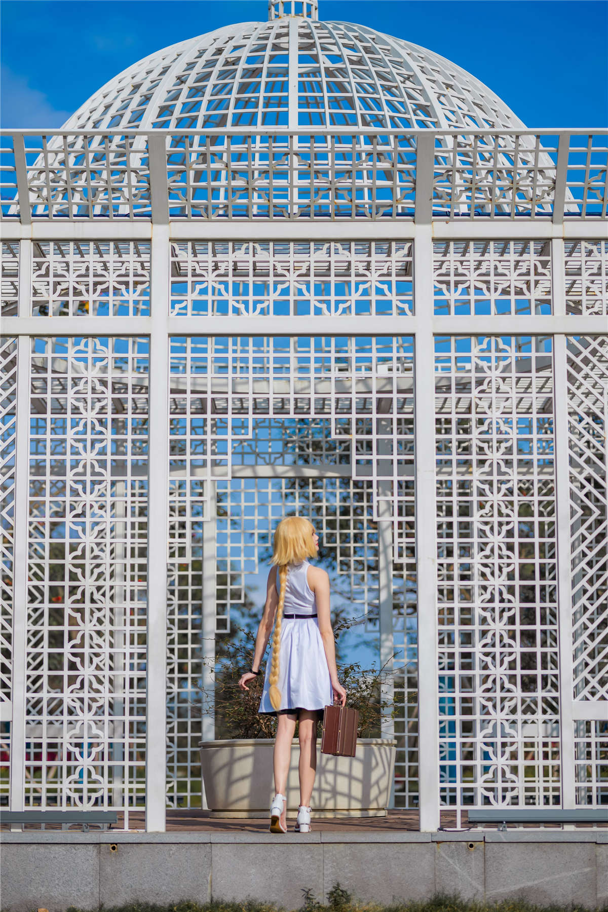 图片[2]-微博知名coser瓜希酱 贞德三周年白裙德-日更街拍