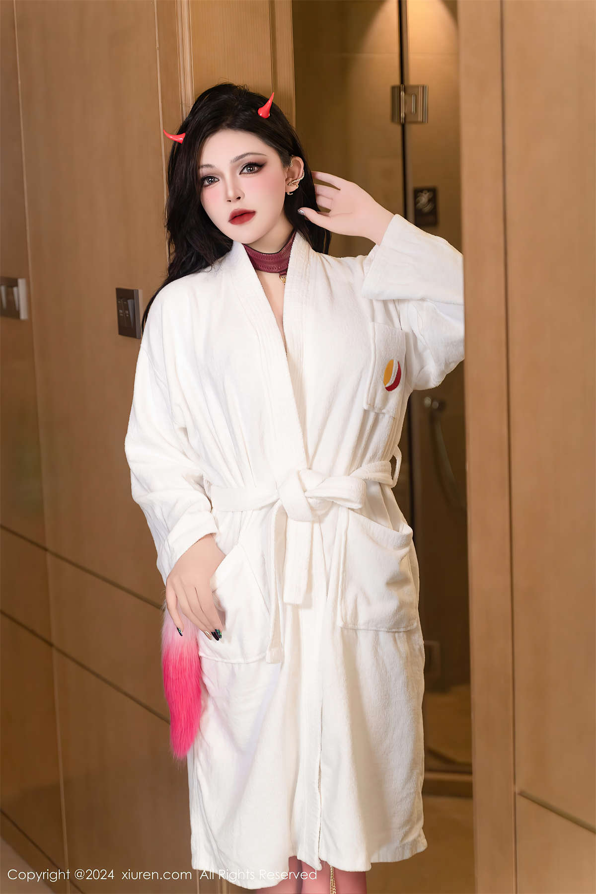 Xiuren秀人网 2024.10.28 NO.9352 伊丽莎有点白-日更街拍